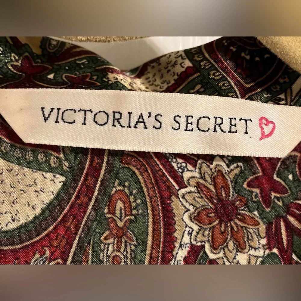 Vintage Victoria’s Secret Silky Paisley Nightshirt – Size Small